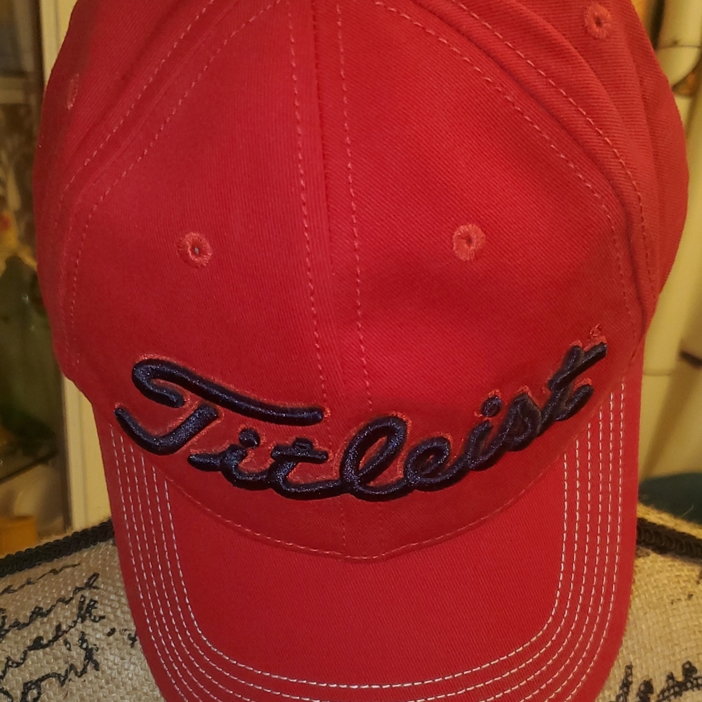 Titleist Golf Contrast Stitch Cap